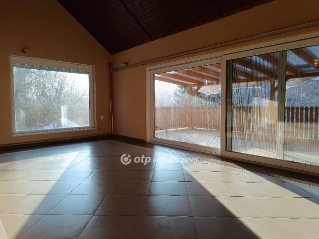 Eladó családi ház, Solymáron 169 M Ft, 6 szobás