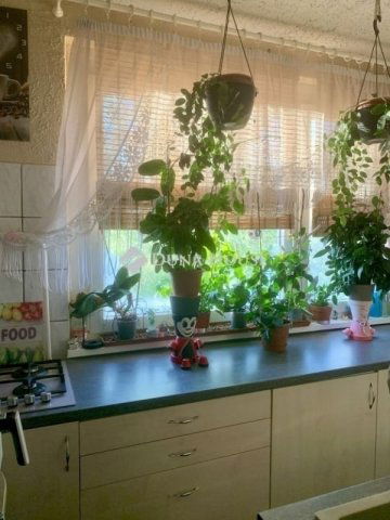 Eladó panellakás, Szegeden 69 M Ft, 3 szobás