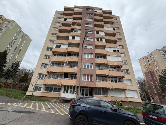 Eladó téglalakás, Zalaegerszegen 32.9 M Ft, 2 szobás