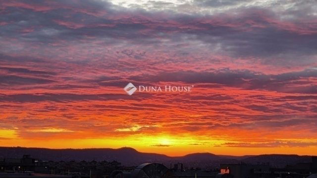 Eladó panellakás, Budapesten, X. kerületben 94 M Ft, 3 szobás