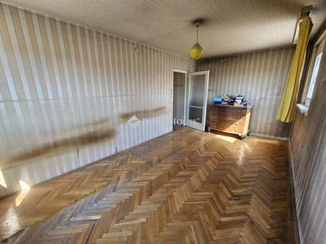 Eladó panellakás, Budapesten, III. kerületben, Flórián téren