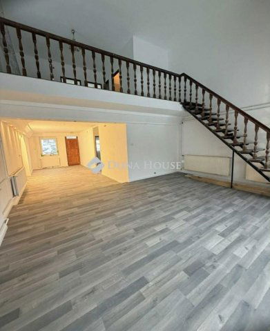 Eladó sorház, Pécsett, Vándor utcában 89.9 M Ft, 5 szobás