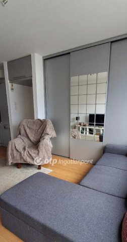 Eladó téglalakás, Budapesten, III. kerületben 85.8 M Ft