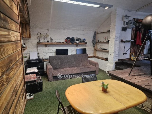 Eladó téglalakás, Budapesten, III. kerületben 28 M Ft, 2 szobás