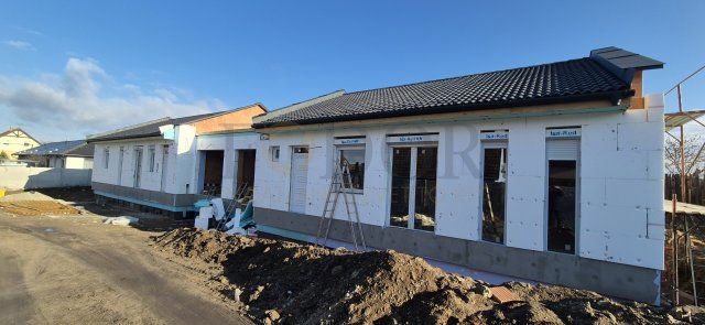 Eladó ikerház, Gyálon 114.9 M Ft, 5 szobás