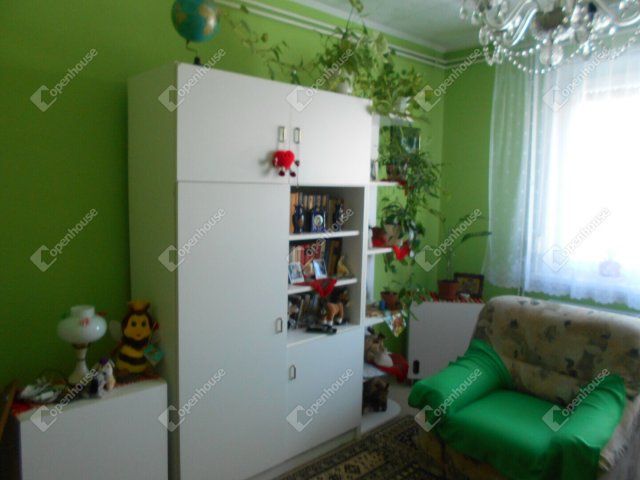 Eladó családi ház, Jászapátiban 16 M Ft, 3 szobás