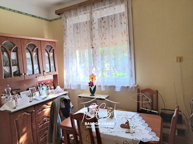 Eladó családi ház, Álmosdon 30 M Ft, 2 szobás