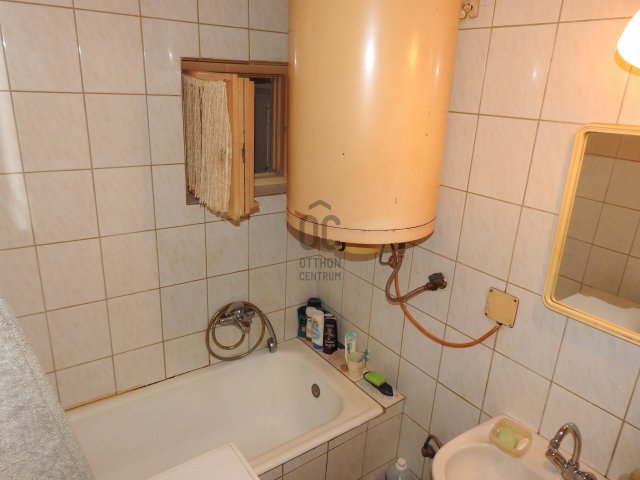 Eladó téglalakás, Szombathelyen 35 M Ft, 2 szobás