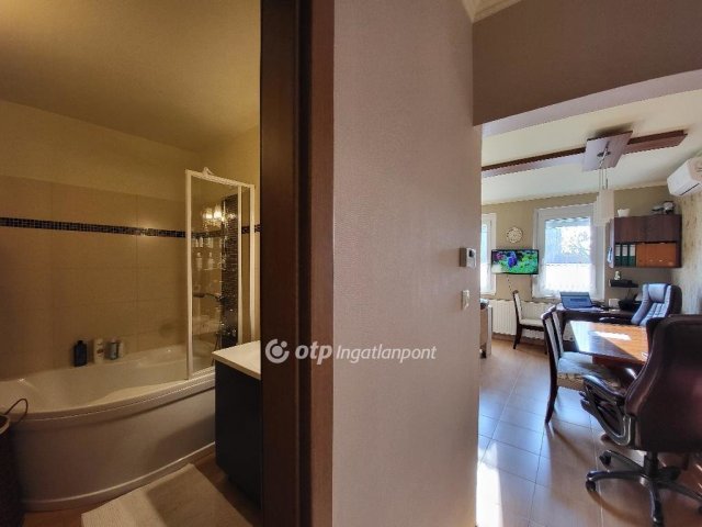 Eladó panellakás, Siófokon 85 M Ft, 2 szobás