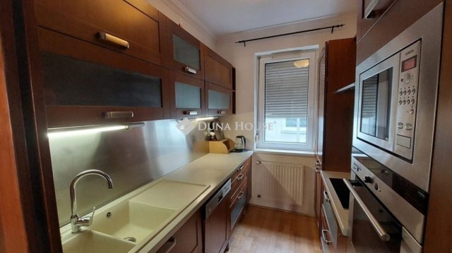 Eladó téglalakás, Debrecenben 87.9 M Ft, 3 szobás