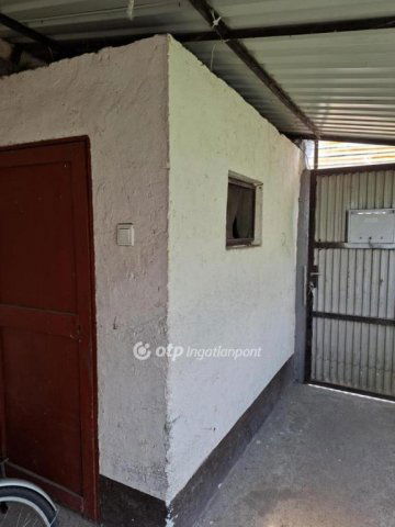 Eladó családi ház, Hajdúböszörményen 35 M Ft, 1+1 szobás