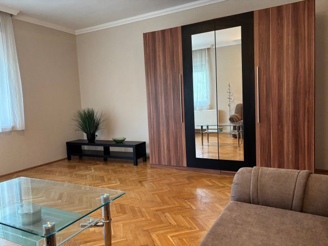 Kiadó panellakás, albérlet, Debrecenben 220 E Ft / hó