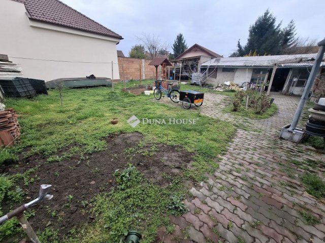 Eladó családi ház, Kiskunfélegyházán 23 M Ft, 4 szobás