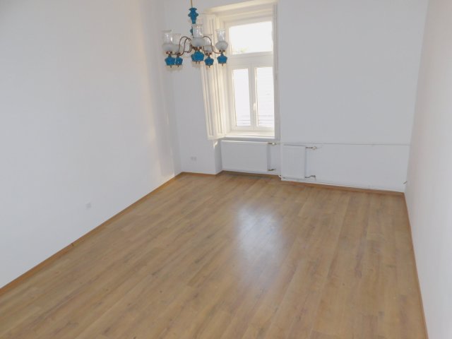 Kiadó iroda, Egerben 270 E Ft / hó, 2+1 szobás
