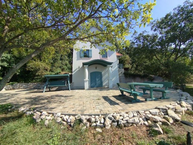 Eladó családi ház, Pécselyen 229 M Ft, 4 szobás