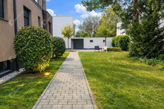 Eladó téglalakás, Székesfehérvárott 88.9 M Ft, 3 szobás