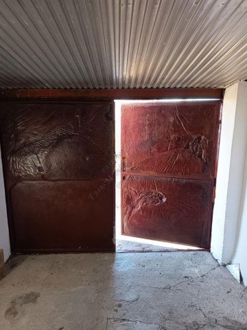 Eladó garázs, Hódmezővásárhelyen 5.2 M Ft