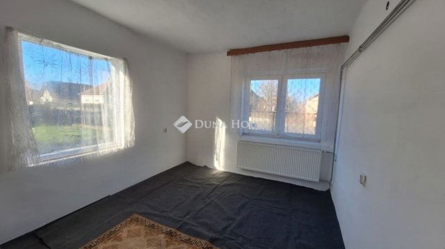 Eladó családi ház, Sárbogárdon 38.1 M Ft, 4 szobás