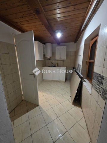 Eladó családi ház, Budapesten, III. kerületben 59.9 M Ft