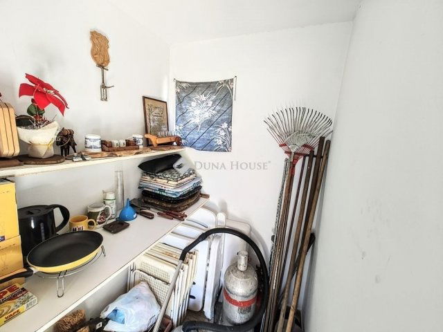 Eladó családi ház, Szegeden 27.5 M Ft, 2 szobás