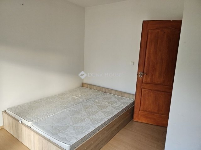 Eladó családi ház, Fóton 131 M Ft, 4+1 szobás