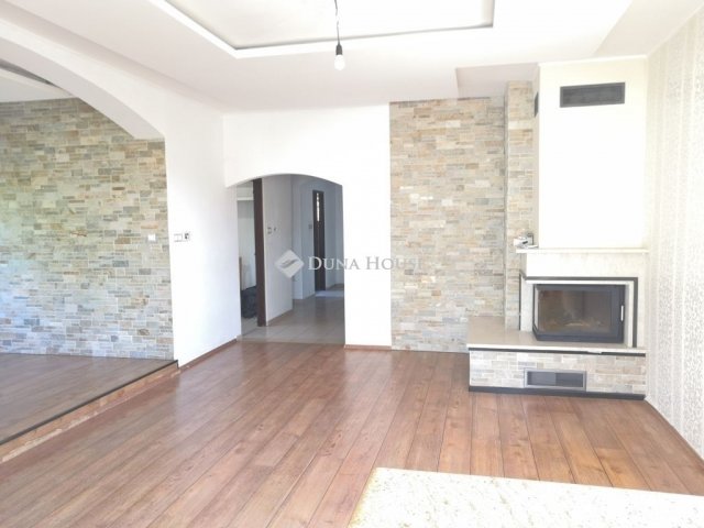 Eladó családi ház, Budapesten, XVI. kerületben 139.9 M Ft