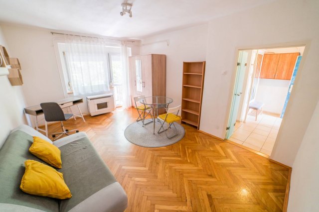 Kiadó téglalakás, albérlet, Szegeden, Petőfi Sándor sugárúton