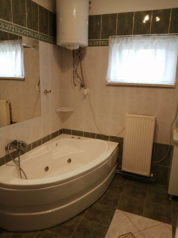 Eladó családi ház, Hévízen 120 M Ft, 5 szobás