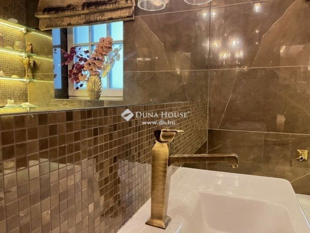 Eladó téglalakás, Budapesten, I. kerületben 239.9 M Ft, 3 szobás