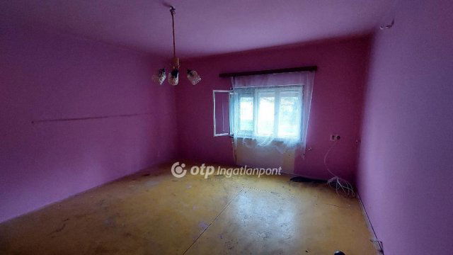 Eladó családi ház, Dévaványán 9 M Ft, 2 szobás