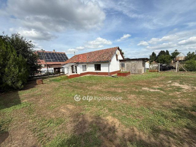 Eladó családi ház, Újfehértón 26.5 M Ft, 1+1 szobás