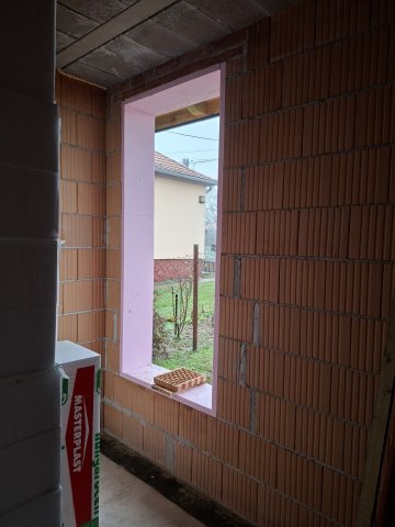 Eladó családi ház, Lakhegyen 55 M Ft, 4 szobás