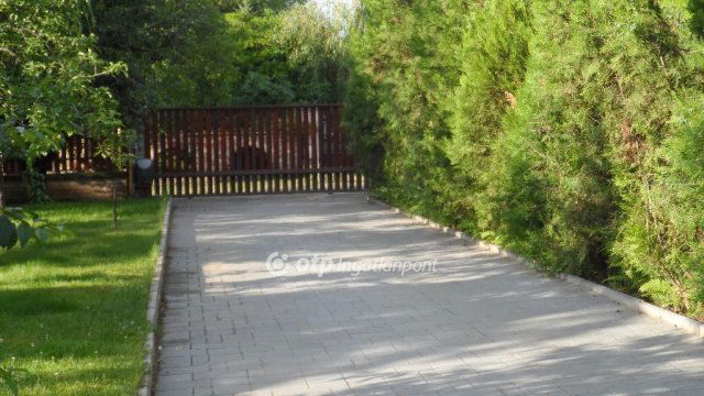 Eladó családi ház, Bocskaikerten 240 M Ft, 3 szobás