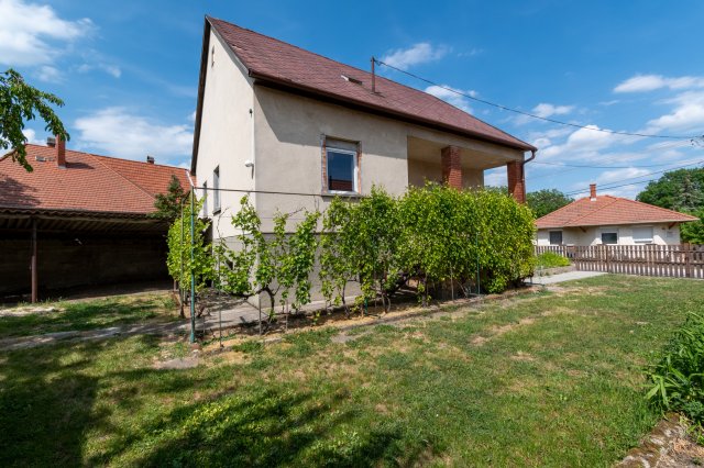 Eladó családi ház, Csákváron 58 M Ft, 3 szobás