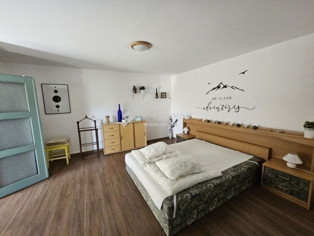 Eladó családi ház, Villányban 29.9 M Ft, 4 szobás
