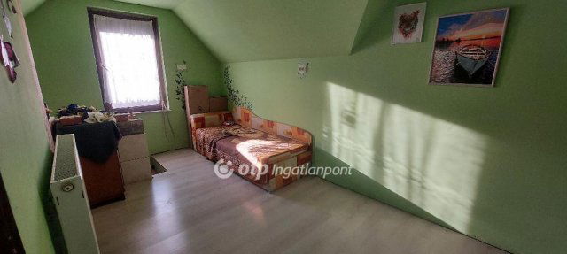 Eladó családi ház, Pannonhalmán 65 M Ft, 4 szobás