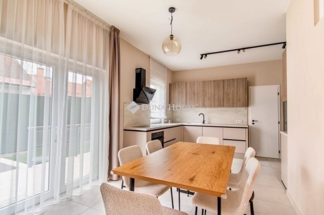 Eladó családi ház, Budapesten, X. kerületben 129.9 M Ft