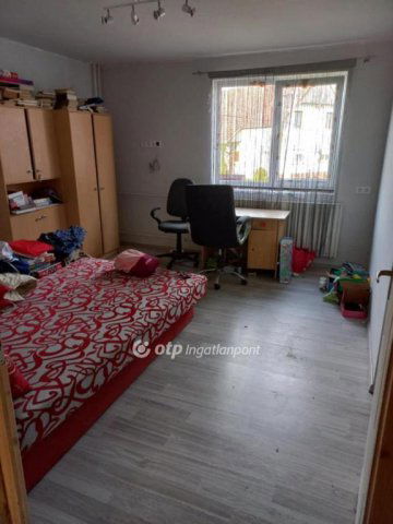 Eladó családi ház, Báron 24.5 M Ft, 4 szobás
