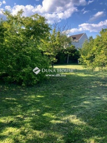 Eladó családi ház, Vácon 230 M Ft, 6 szobás