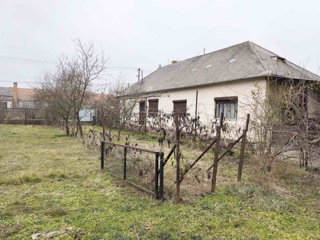 Eladó családi ház, Kiskörén 8.4 M Ft, 3 szobás