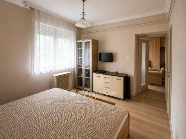 Kiadó téglalakás, albérlet, Debrecenben 180 E Ft / hó, 2 szobás