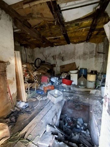 Eladó családi ház, Lippón 3.9 M Ft, 2 szobás