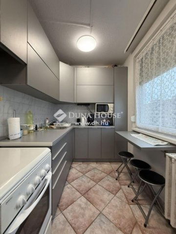 Eladó panellakás, Budapesten, XVIII. kerületben 68 M Ft, 2 szobás