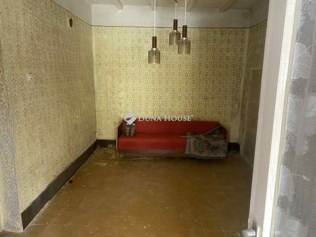 Eladó családi ház, Tótkomlóson 6 M Ft, 2 szobás