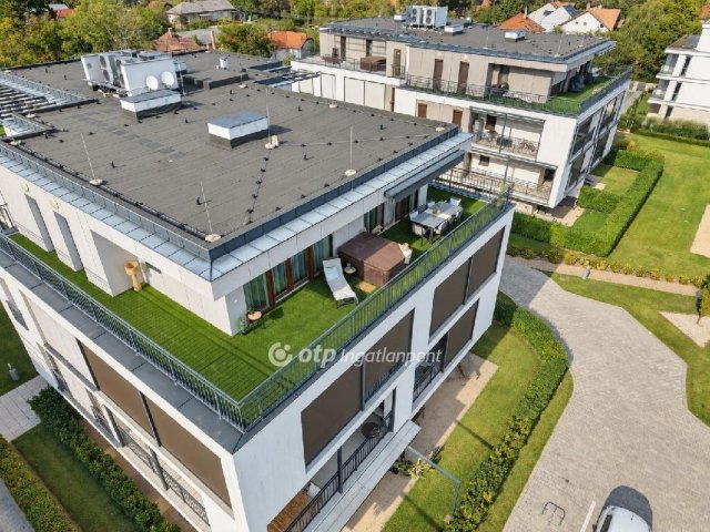 Eladó téglalakás, Csopakon 295 M Ft, 3+1 szobás