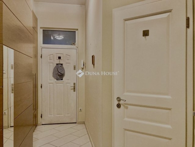 Eladó téglalakás, Budapesten, XII. kerületben 160.206 M Ft