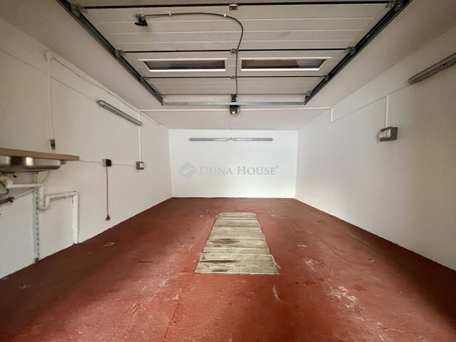 Eladó családi ház, Bonyhádon 120 M Ft, 5 szobás