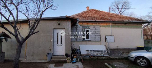 Eladó családi ház, Tápiószecsőn 59.9 M Ft, 6 szobás