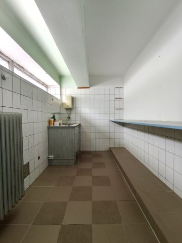 Eladó ipari ingatlan, Nyíregyházán 3.8 M Ft, 2 szobás