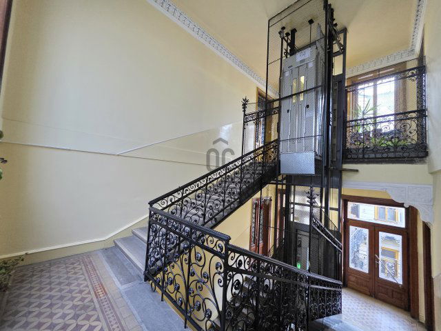 Eladó téglalakás, Budapesten, IX. kerületben 175 M Ft, 5 szobás